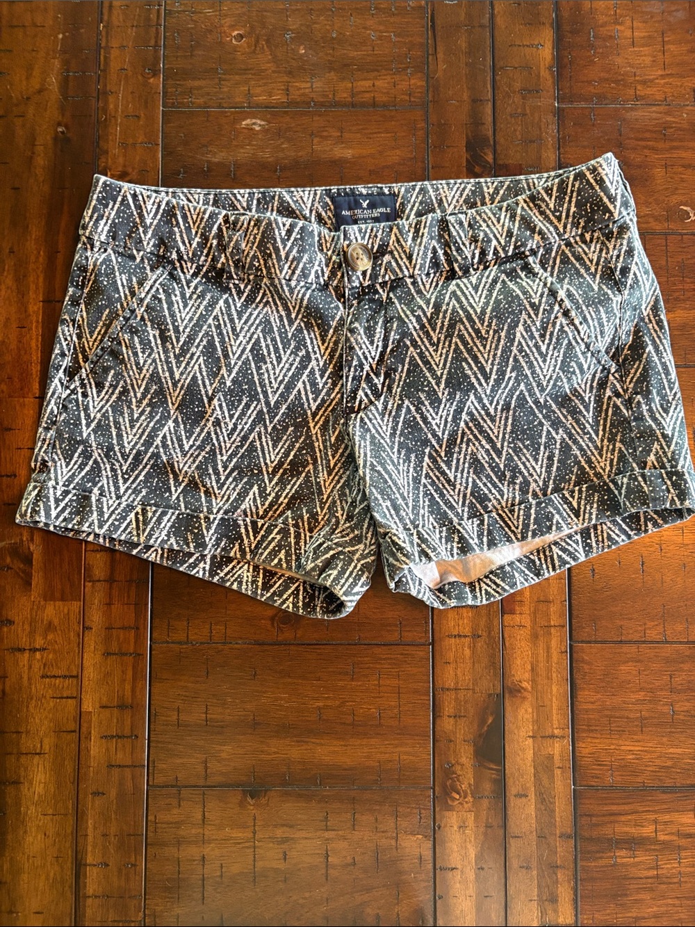 American Eagle Outfitters Black & White Chevron Denim Shorts - Size 6